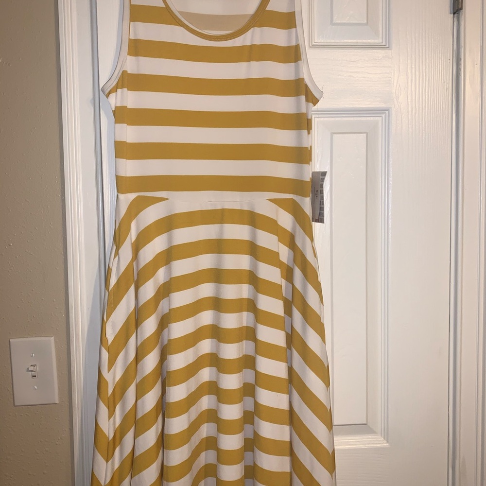 Lularoe Nicki - Picture 1 of 5